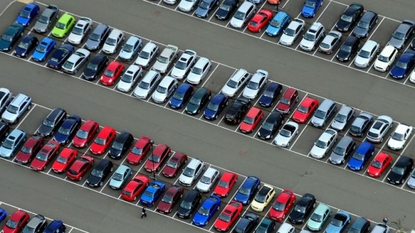 
                              Higher insurance prices for loyal customers could be banned
                      