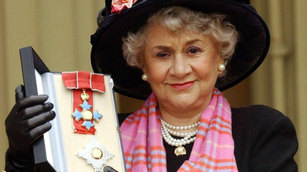 Award-winning actress Dame Joan Plowright has died, her family says