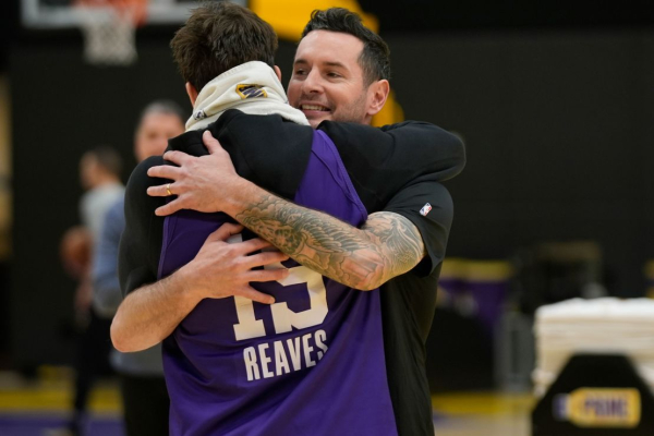 
      &lsquo;I&rsquo;ve not wept or wailed like that in several years,&rsquo; says Lakers coach JJ Redick after losing his home in the Palisades fire
    