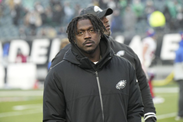 
      A star NFL player was seen reading a self-help book during a playoff game. It&rsquo;s now the top-selling book on Amazon
    