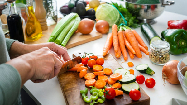 Is eating once a day a good idea? Experts share varying opinions on the &lsquo;OMAD diet&rsquo;