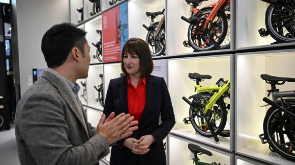 Grim economic news raises stakes for embattled chancellor Rachel Reeves's controversial China trip