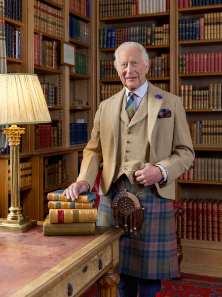 Photo of King in new tartan released to mark Burns Night