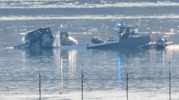 What were the pilots doing? Experts weigh in on crash and what investigation will look for