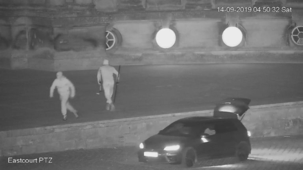 CCTV shows moment thieves roll &pound;4.75m gold toilet out of Blenheim Palace