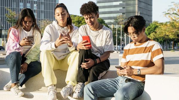 Excessive phone and screen use tied to manic symptoms for one group, study finds