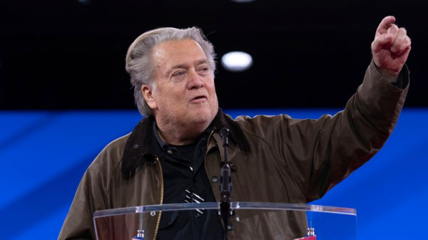 Zelenskyy is 'untrustworthy crook and punk', says ex-Trump aide Zelenskyy is 'untrustworthy crook and punk', says ex-Trump aide