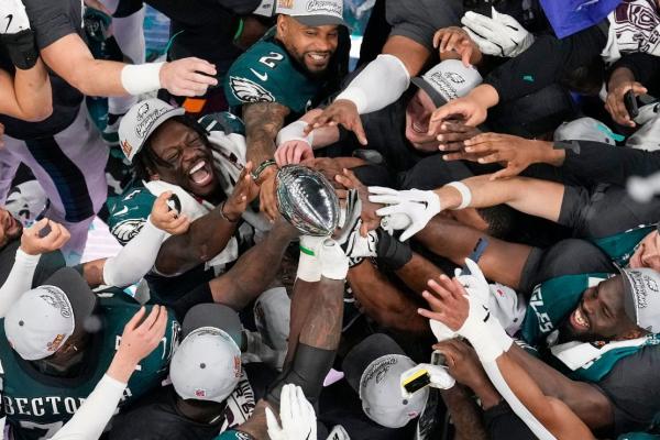 
      Philadelphia Eagles officially accept invitation to visit White House to celebrate Super Bowl LIX victory
    