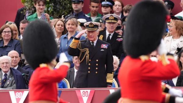 Royal Family watch flypast from Buckingham Palace to mark 80th anniversary of VE Day
