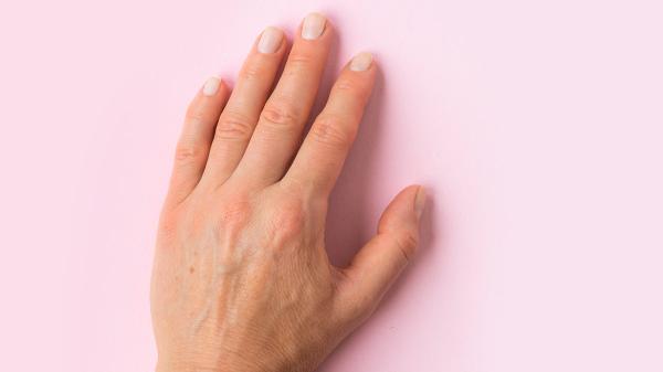 Left-handed people could be at higher risk for some neurological disorders: study