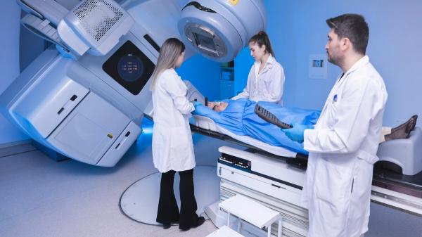 AI tool scans faces to predict biological age and cancer survival