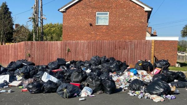 Unite suspends Deputy PM Angela Rayner over Birmingham bin strike Unite suspends Deputy PM Angela Rayner over Birmingham bin strike