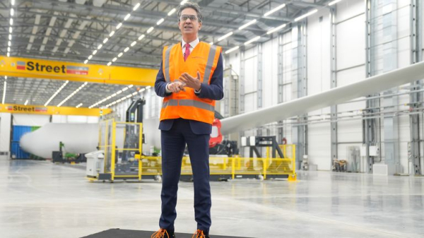 Net Zero Secretary Ed Miliband says he will not resign if govt backs Heathrow third runway - after years of opposition